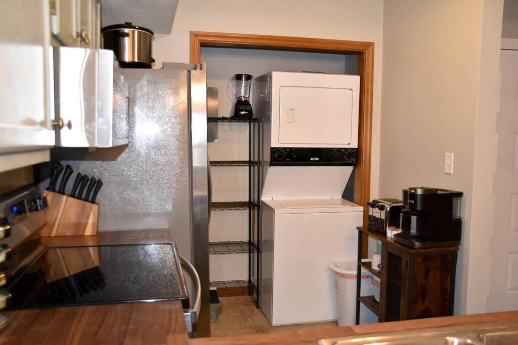Апартаменты Cozy Mountain Getaway! Mountain Views! 2 Bed, 2 Bath, Sleeps 6 Гатлинбург Экстерьер фото