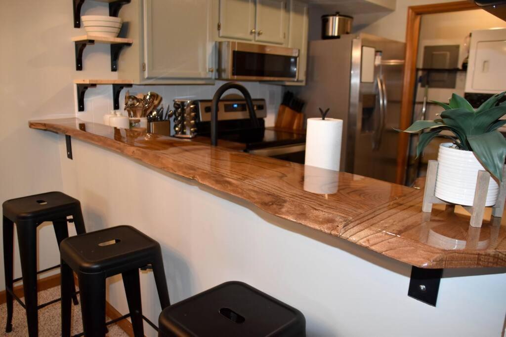 Апартаменты Cozy Mountain Getaway! Mountain Views! 2 Bed, 2 Bath, Sleeps 6 Гатлинбург Экстерьер фото